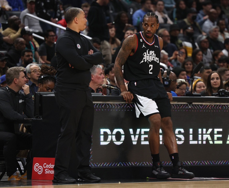 世俱杯买球-没毛病！本场球队砍下153分的原因是？卢：科怀·伦纳德