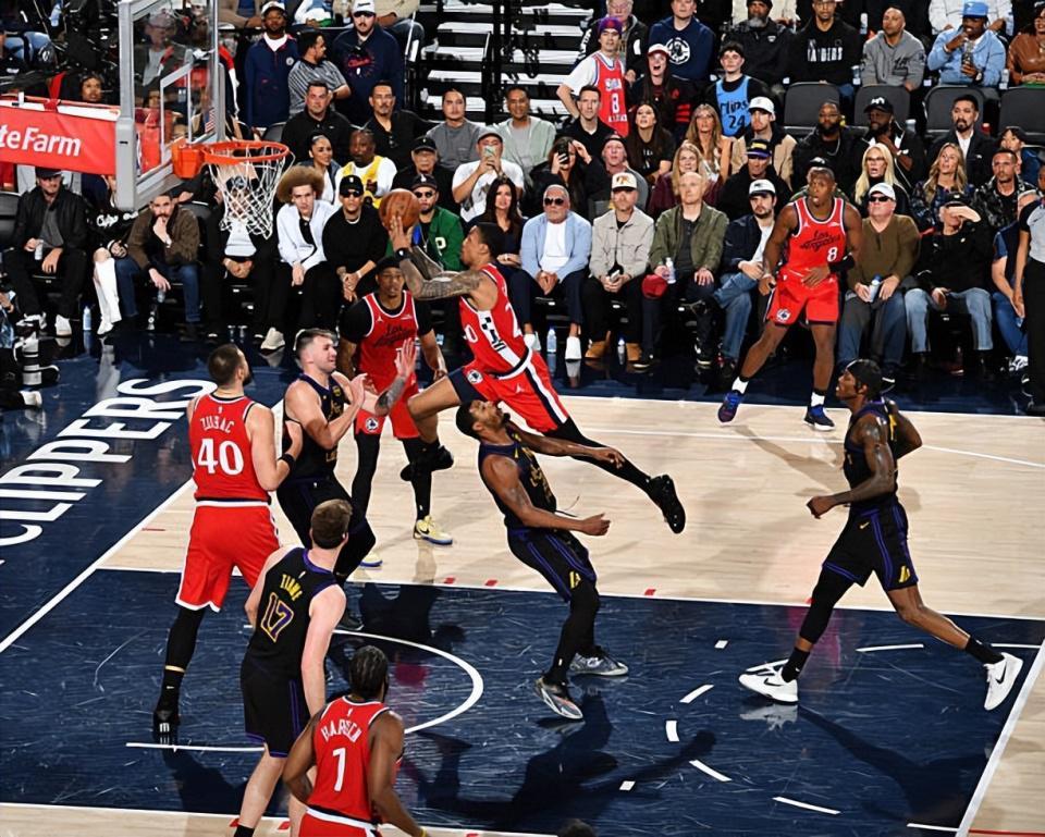 世俱杯买球-变成顶级3D锋线了！快船为什么不能增加他的场上戏份呢？